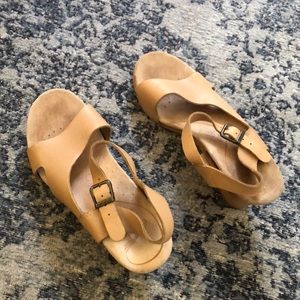 Dansko tan Sandals